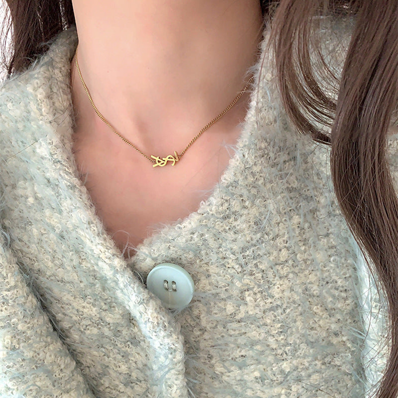 Vintage Gold Wing Pendant Necklace - view 12