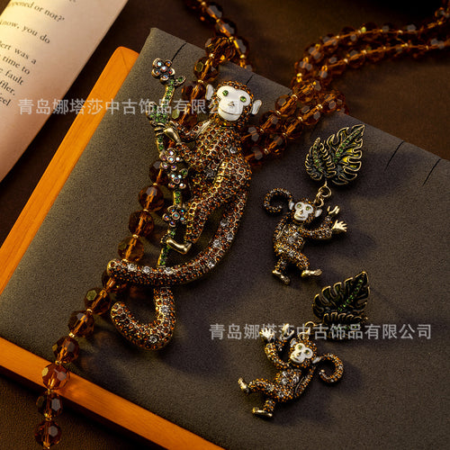 Vintage Retro Animal Print Jewelry Set Personality Design Detail Stud Niche Heavy-Duty Rhinestone Necklace Accessory