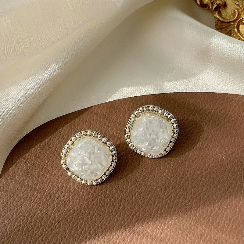 White Geometric Heart Hoop Stud Earrings - view 9