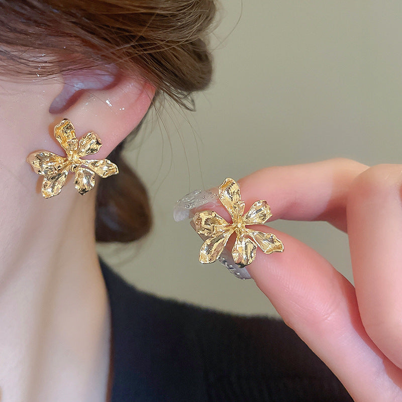 Enamel Flower Minimalist Stud Earrings - view 9