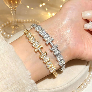 18K Gold Plated Cubic Zirconia Heart Crystal Flowing Light H Bangle Premium Bracelet Light Luxury Full Diamond Hand Jewelry Women Overseas Jewelry Item