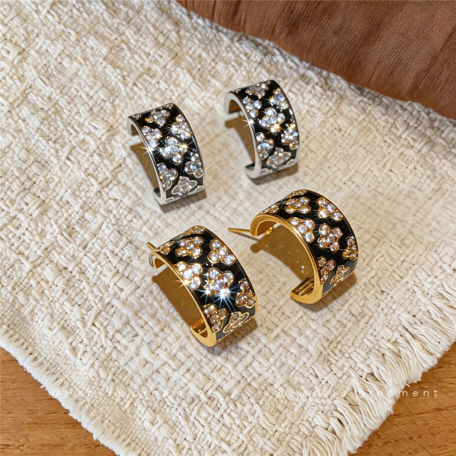 Minimalist Round Zircon Stud Earrings - view 2
