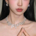 French Retro Bride Crystal Teardrop Fringe Necklace Earrings Set Premium Knot Wedding Dress Accessory Item Elegant