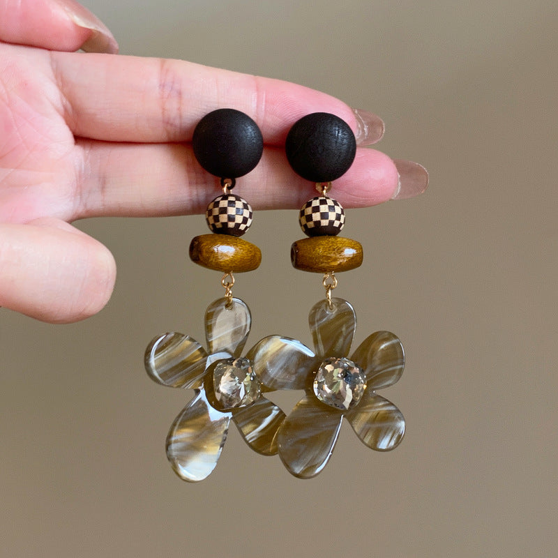 Vintage Wooden and Shell Round Stud Earrings - view 9