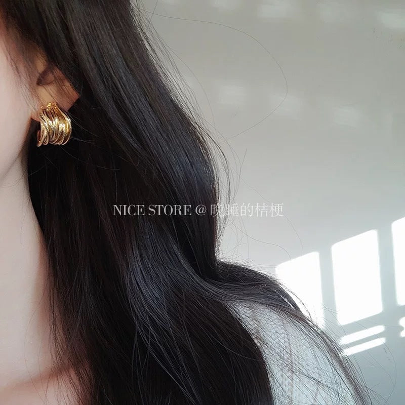 Minimalist Metal Circle Hoop Earrings - view 3