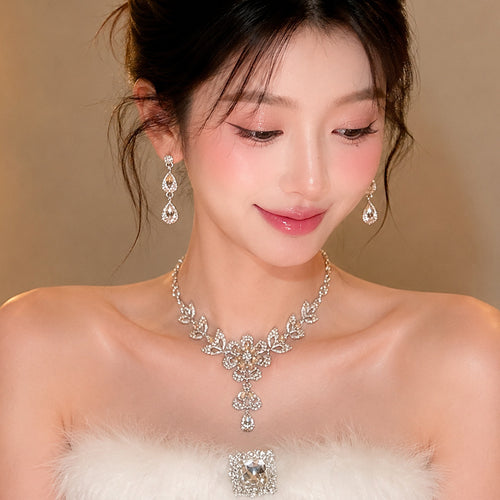 Huawei Banquet Shadow Heavy-Duty Full Diamond Teardrop Flower Jewelry Set Imperial Breeze Banquet Necklace Light Luxury Niche Necklace