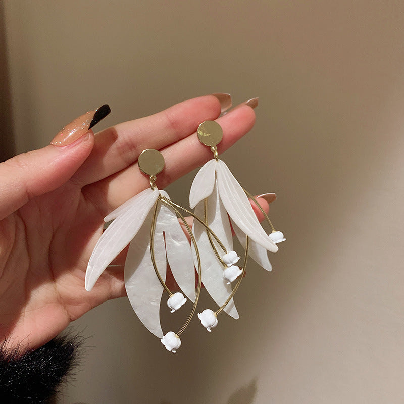 Resin Flower Pendant Tassel Earrings - view 8