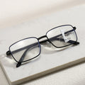 Anti-Blue Full-Frame Reading Glasses Men Auto Change Focus Progressive Distance-Near Dual Presbyopia Glasses Spring Temple