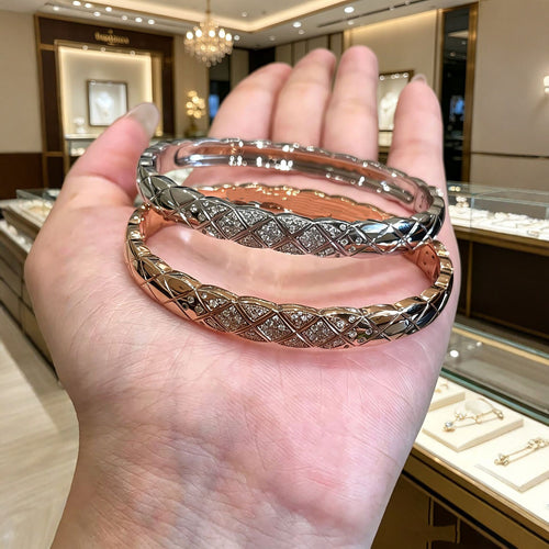 Overseas New Small Scent Diamond Grid Bangle Women Light Luxury Wide Fit Fashionable Elegant Hand Jewelry Premium Starry Sky Bracelet