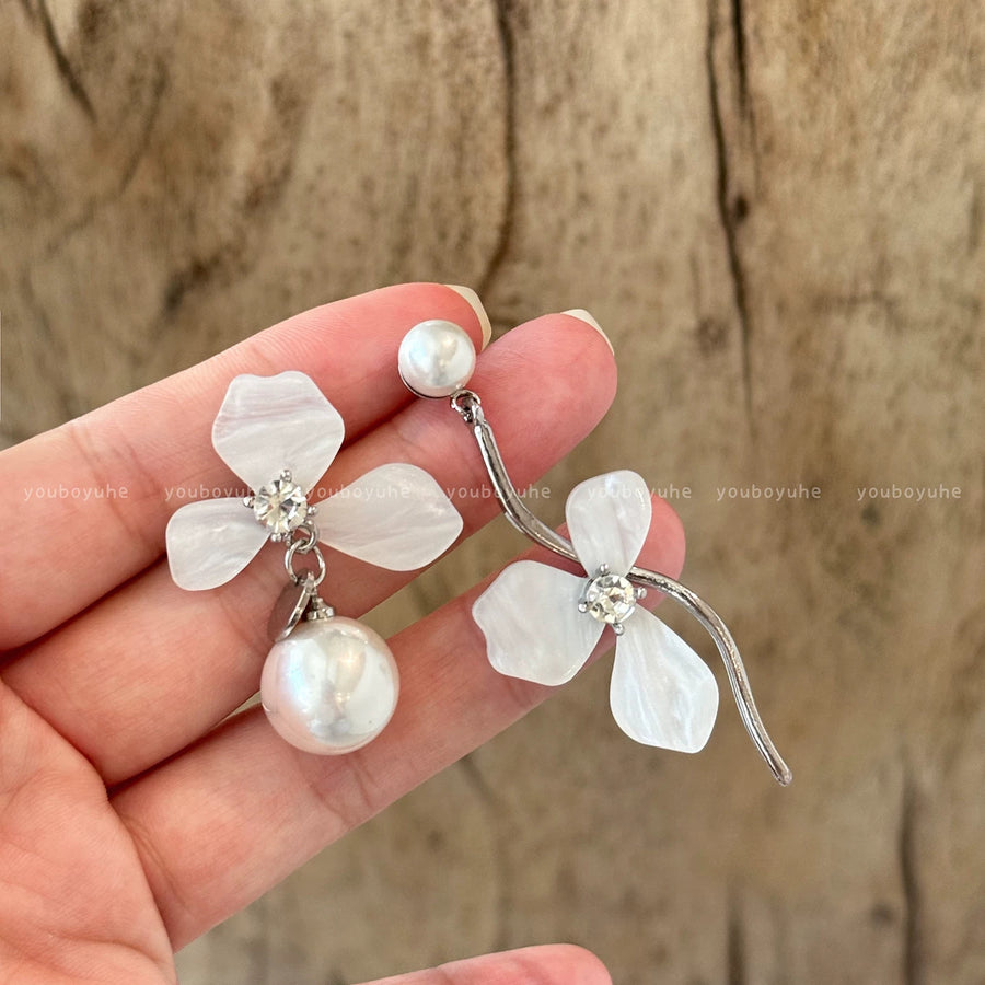14K Gold-Plated Zircon Flower and Pearl Stud Earrings - view 7