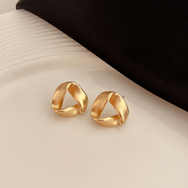 Twisted Metal Circle Heart Hoop Earrings - view 12