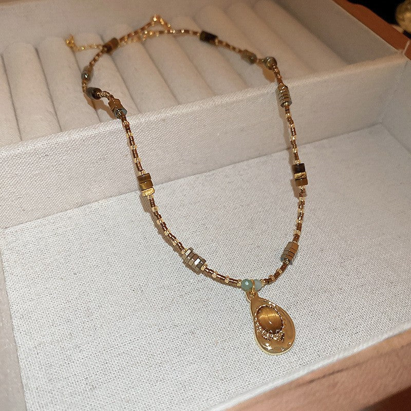 Vintage Oval Tiger's Eye Pendant Necklace - view 6