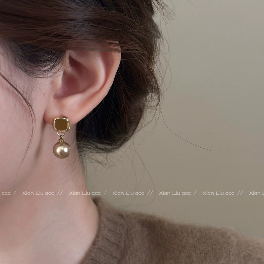 French Vintage Round Pearl Stud Earrings - view 4