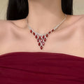 Neck Room Luxury Retro Red Color Cubic Zirconia Necklace Banquet Premium Clavicle Chain Accessory Women Design Detail Niche