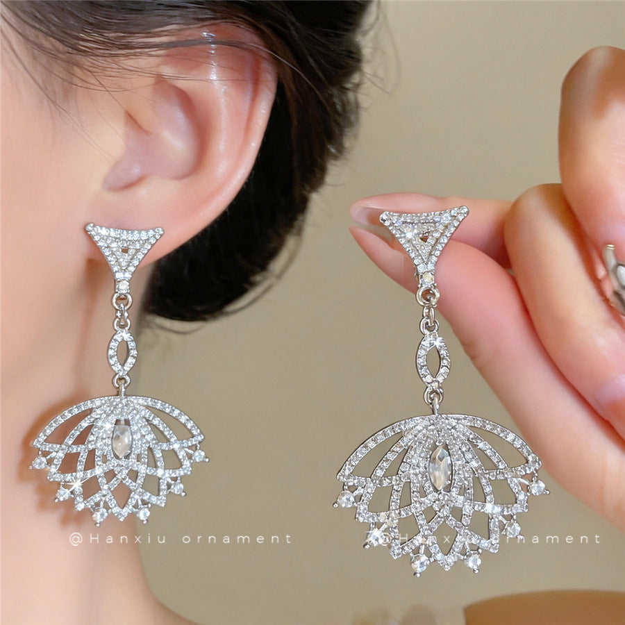 Sparkling Flower Pendant Jewelry Set - view 3