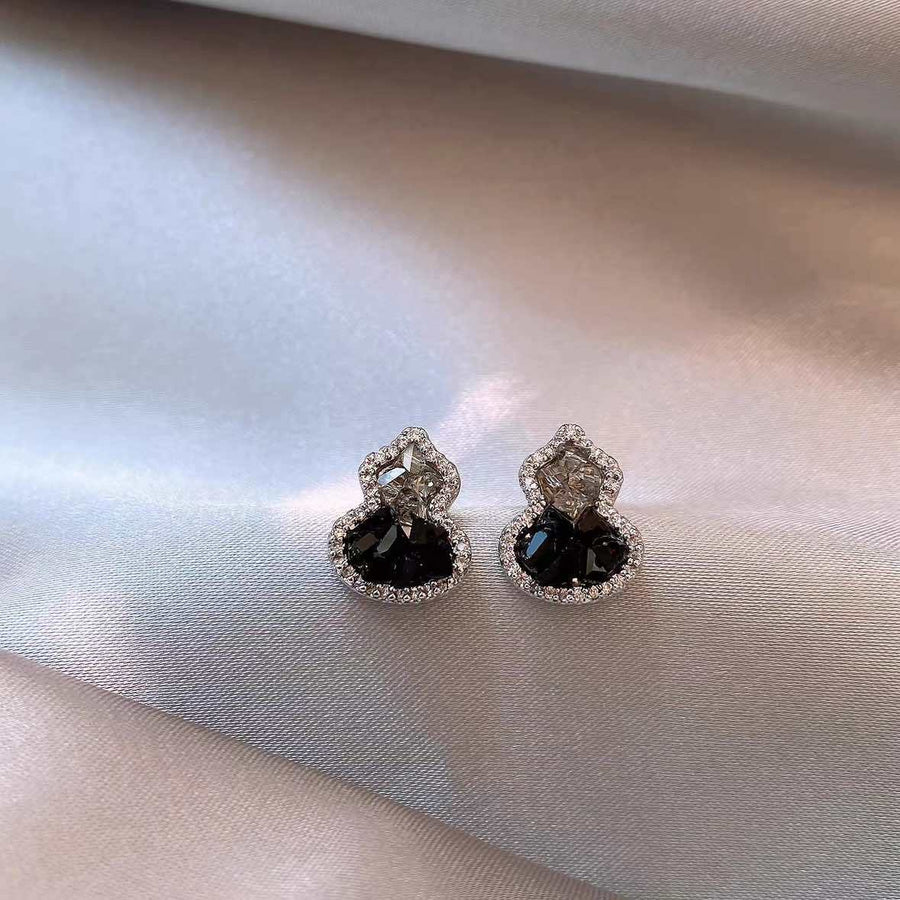 Black Zircon Glass Flower Stud Earrings - view 3
