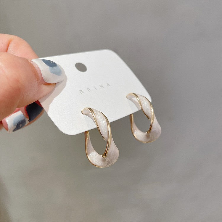 White Geometric Heart Hoop Stud Earrings - view 10