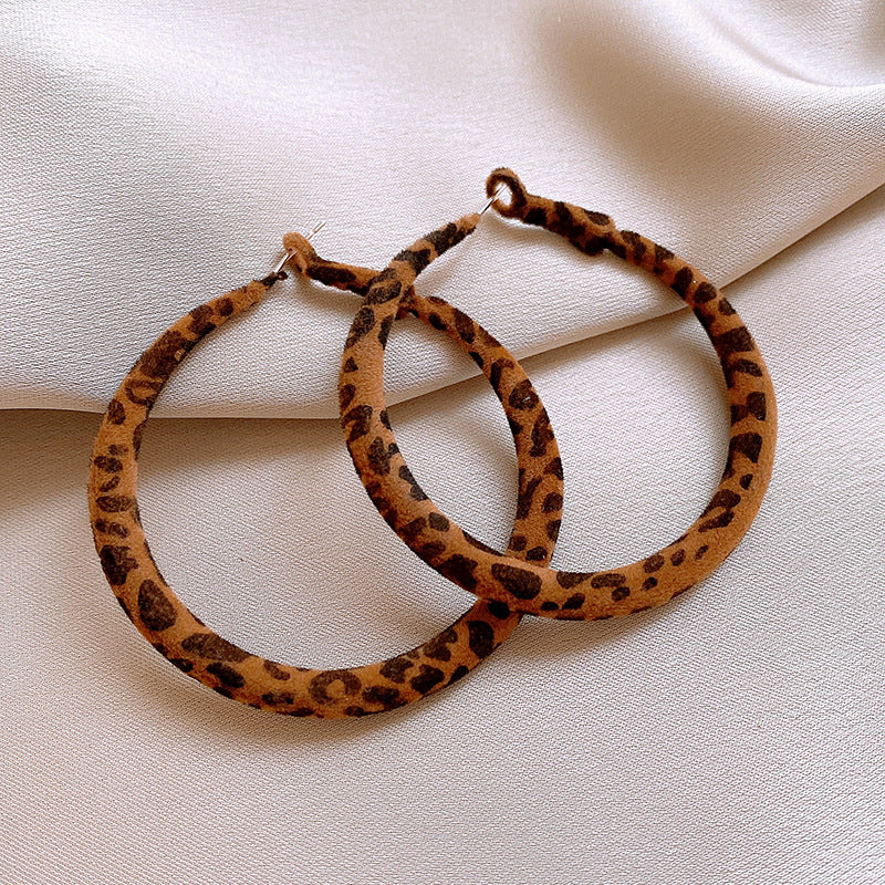 Rhinestone Leopard-Print Stud Earrings – Vintage Style - view 7