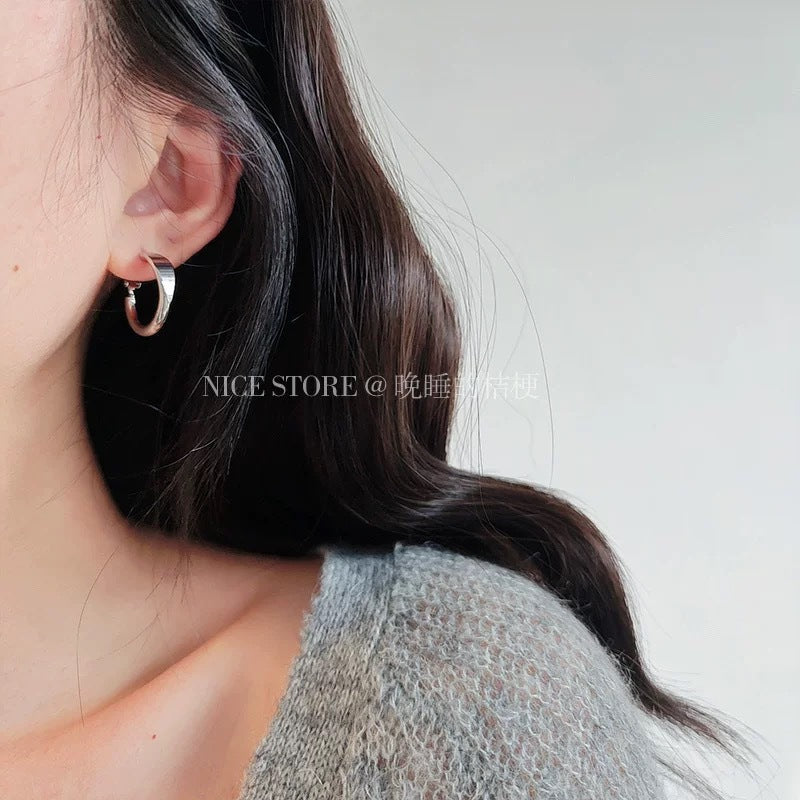 Minimalist Metal Circle Hoop Earrings - view 9