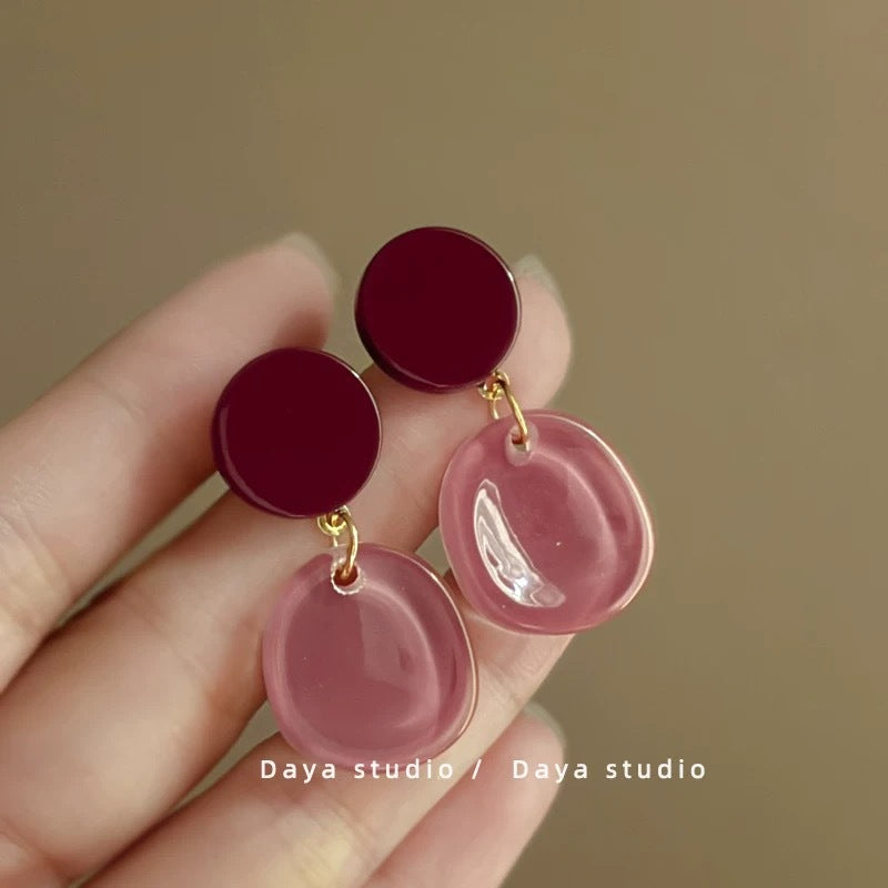 Red Geometric Flower Stud Earrings - view 12