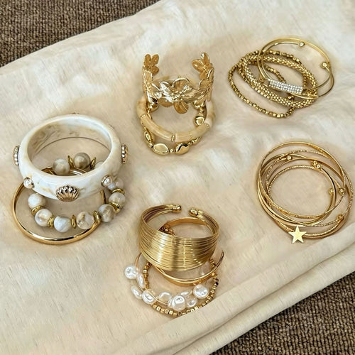 Vintage Gold Flower Width Edge Bangle Women Multi-Layered Wear Vacation Breeze Bracelet Exquisite Fashionable Hand Jewelry