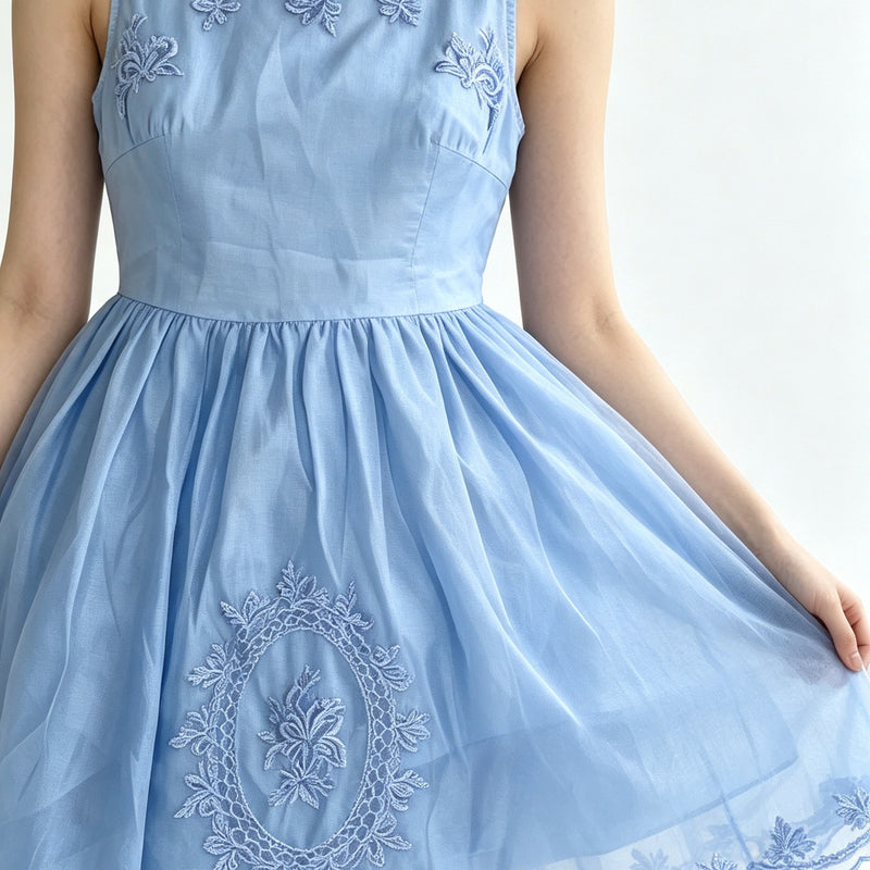 法式复古温柔风淡蓝色一字领露肩中长连衣裙收腰镂空刺绣大裙摆女