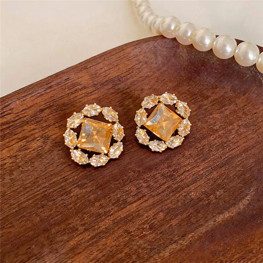 Minimalist Round Zircon Stud Earrings - view 6