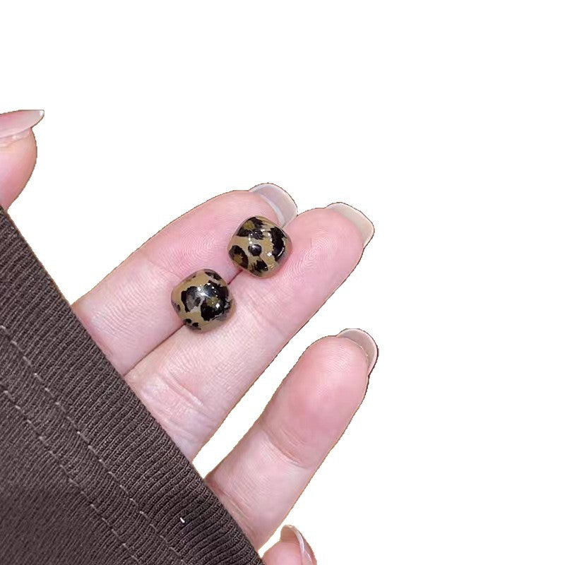 Vintage Square Resin Stud Earrings - view 5