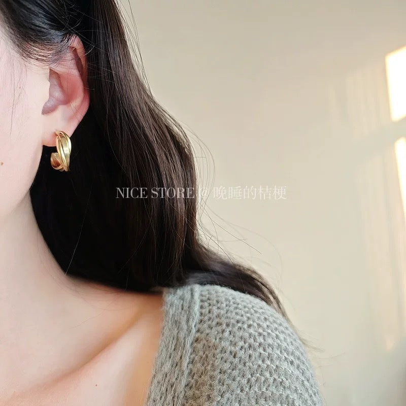 Minimalist Metal Circle Hoop Earrings - view 2