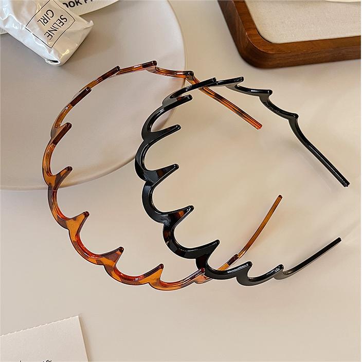 Wavy Tooth Headband for Hair and Face Washing - view 4