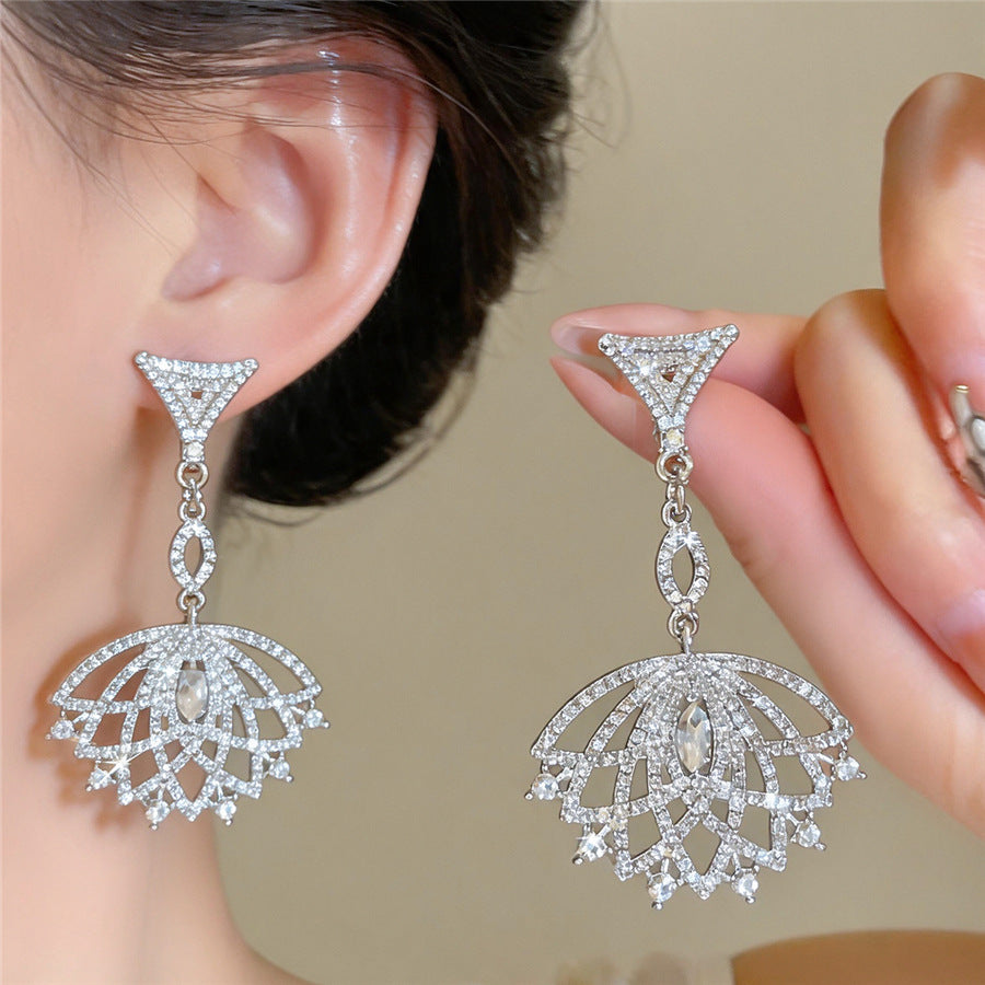 Sparkling Flower Pendant Jewelry Set - view 6