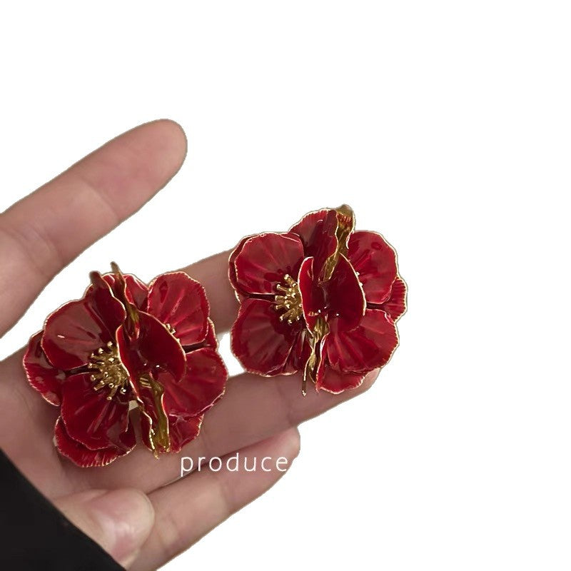 Red Geometric Flower Stud Earrings - view 5