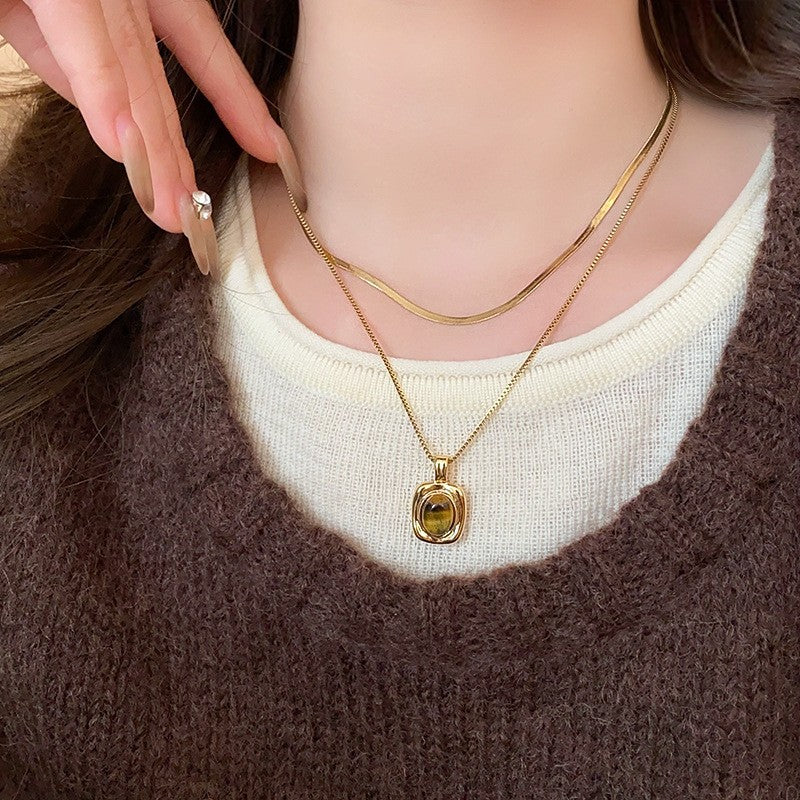 Vintage Brown Tiger's Eye Round Necklace - view 3