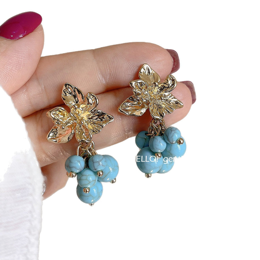 French Metal Flower Stud Earrings - view 5