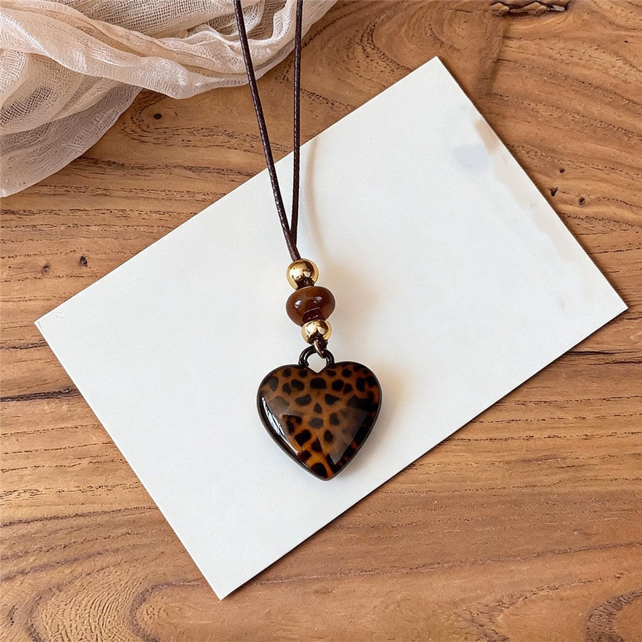 Rhinestone Leopard Cat Pendant Necklace – Vintage Autumn Style - view 7