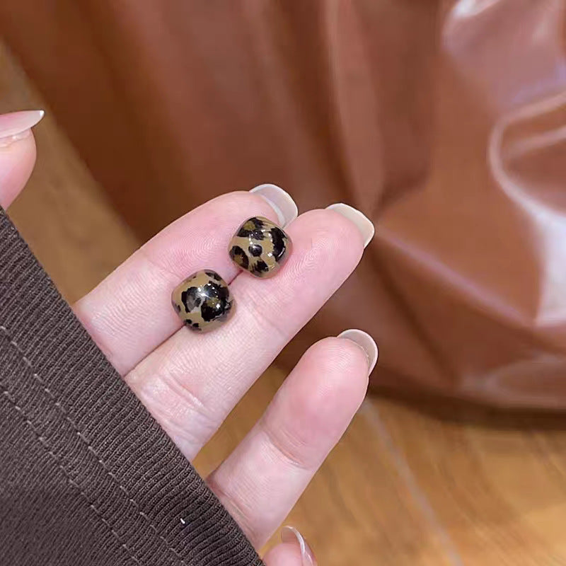 Vintage Square Resin Stud Earrings - view 3