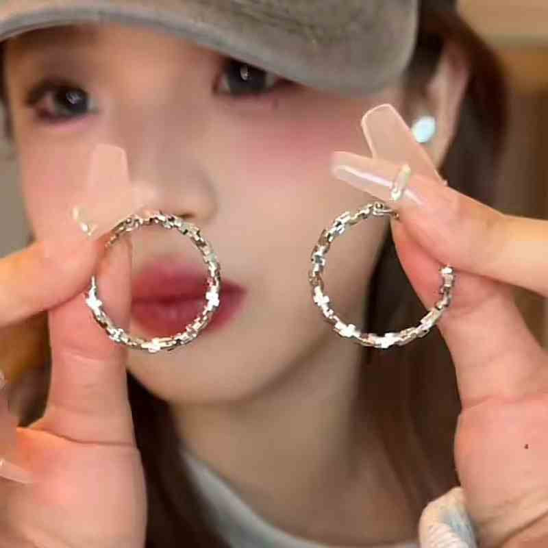 Minimalist Oval Hoop Earrings - view 3