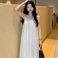 法式甜美风夏季大码女装褶皱宽松吊带连衣裙慵懒风纯色长款高级感