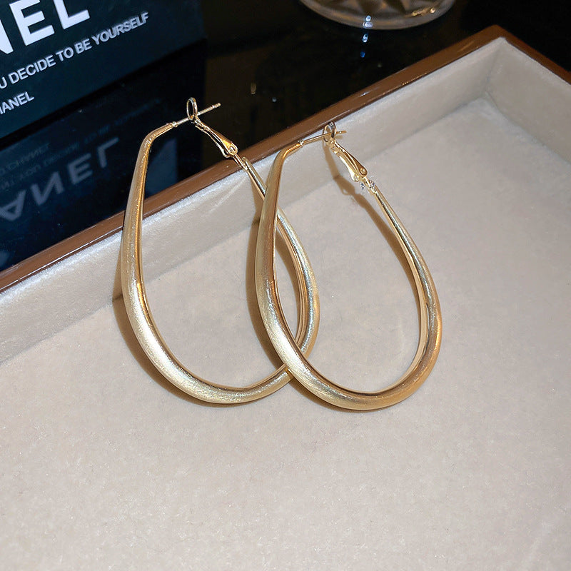 Minimalist Metal Circle Hoop Earrings - view 11