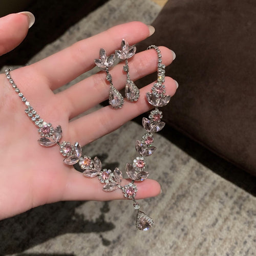 Super Glitter Color Teardrop Cubic Zirconia Flower Pendant Necklace Women Light Luxury Design Detail Evening Gown Clavicle Chain Earrings Set