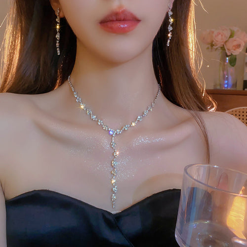 Imperial Breeze Simple Rhinestone Geometric Wave Shape Stud Earring Necklace Set Fashionable Clavicle Chain Light Luxury Premium Necklace